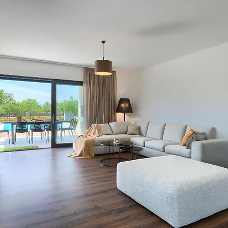 Villa Artsi *